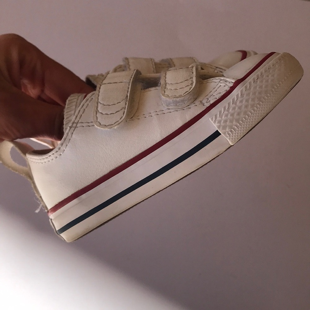 Converse faux leather strap shoes// size 5 - Picture 4 of 5